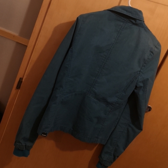 Bench. Spring/fall jacket - Picture 3 of 4